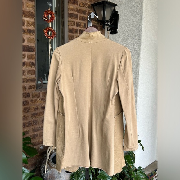 Tan Trench Coat with Relaxed Fit and Corduroy Texture - Picture 4 of 6